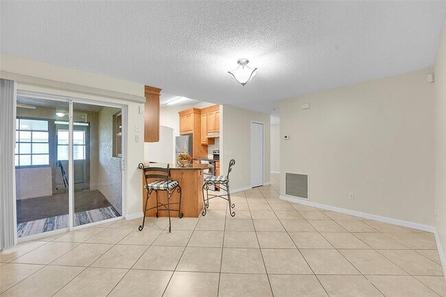 Foto del edificio - 1332 SW Granville Ave