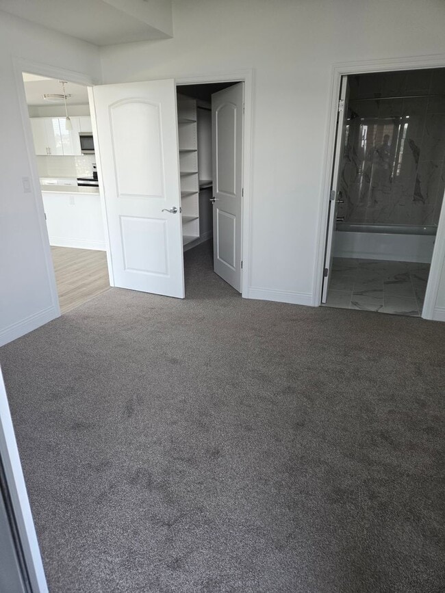 Interior Photo - Encore