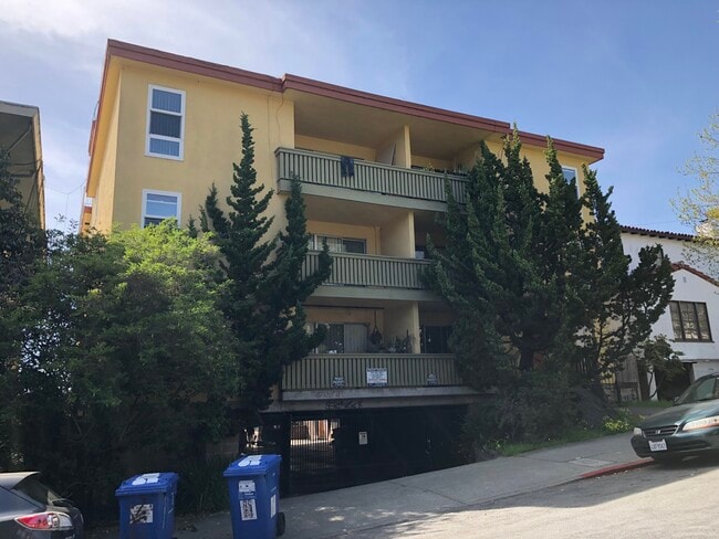 Building Photo - 1780 Spruce St