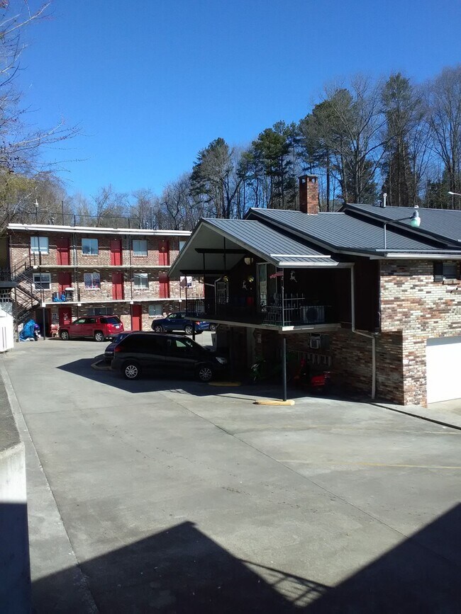 Foto del edificio - Madrid Court