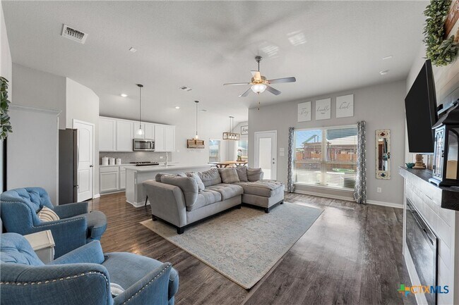 Building Photo - 5302 Lancaster Dr