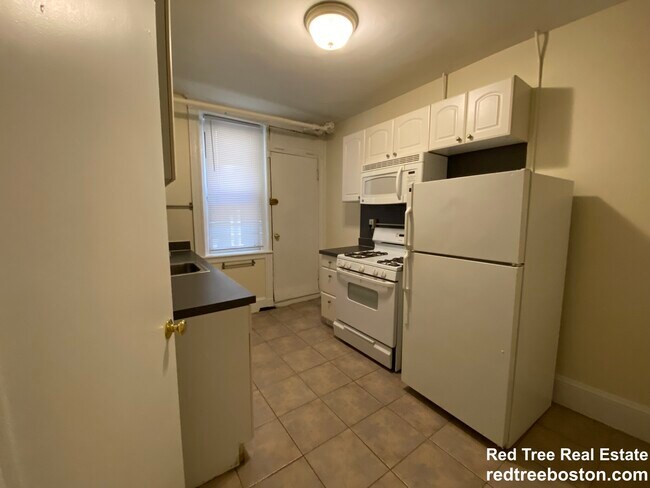 Building Photo - 9 Barrows St