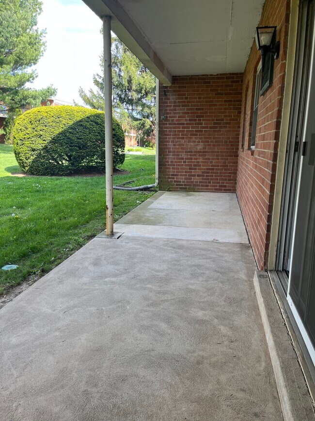 Colonial Point Apartments Apartments in Feasterville Trevose, PA