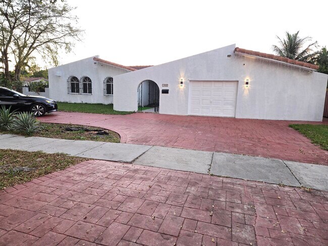 Photo - 1822 SW 102nd Pl House