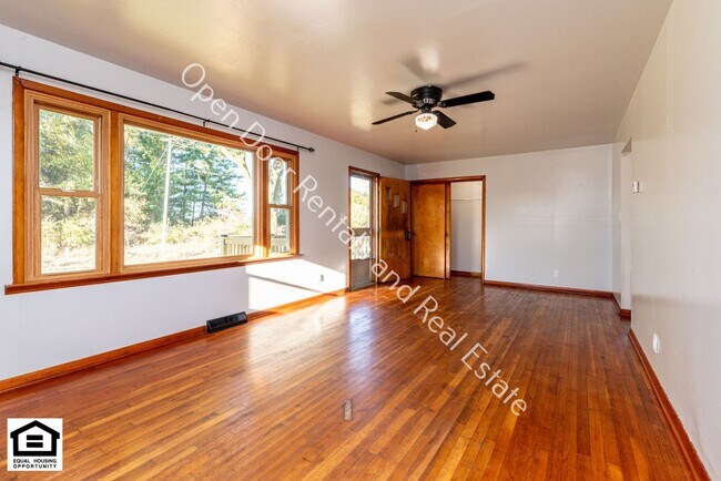 Foto del edificio - Newly updated 2 bedroom home!
