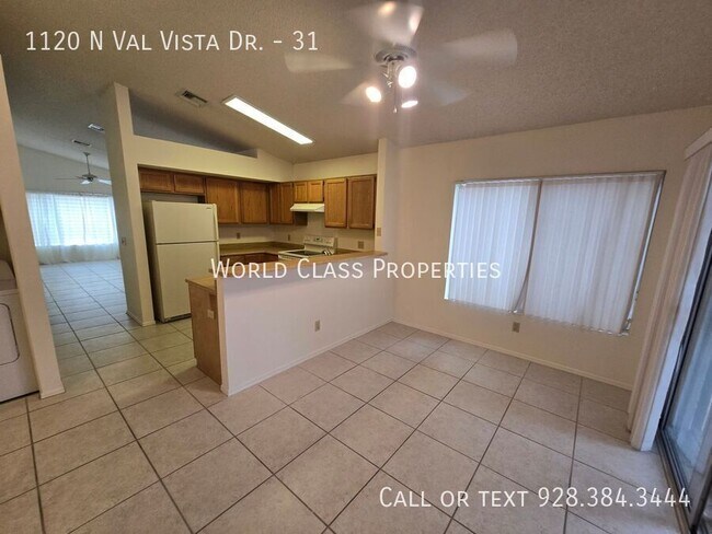 Foto del edificio - 1120 N Val Vista Dr