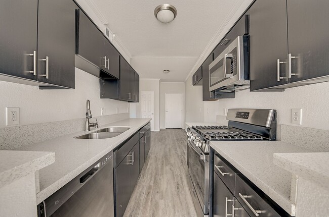Interior Photo - 14900 Moorpark Street