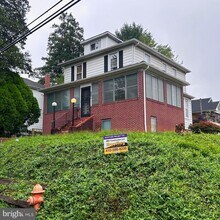 Building Photo - 6401 Clearspring Rd