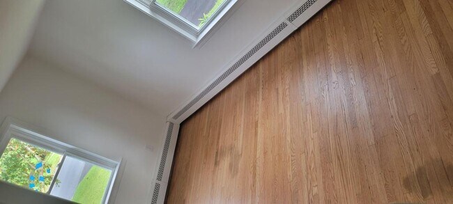 Foto del edificio - 462 N Pleasant Ave