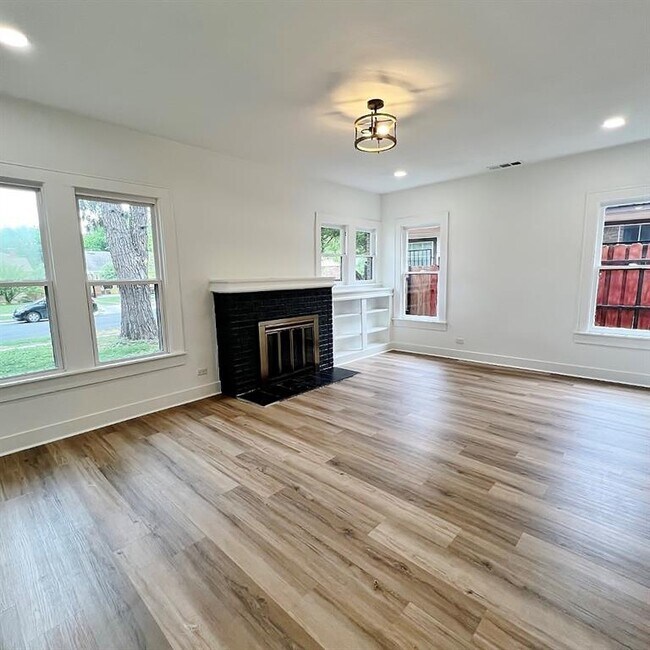 Foto del edificio - 1034 Woodland Ave