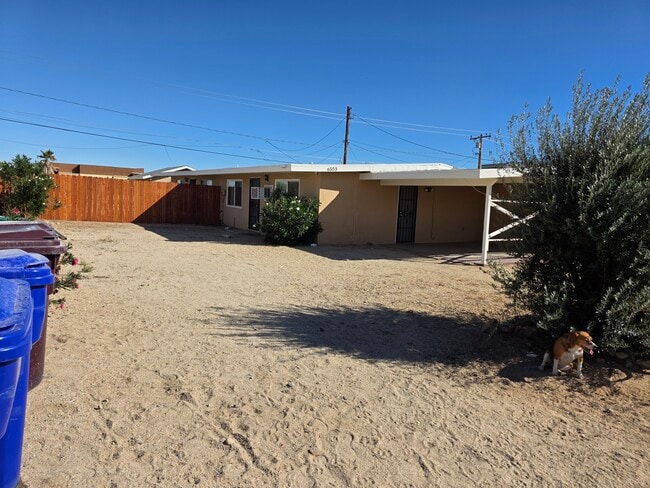 Building Photo - 6553 Desert Queen Ave