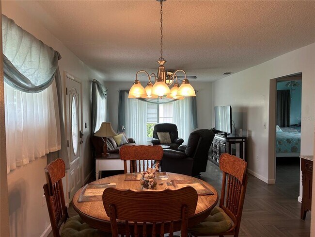 Foto del edificio - 1359 Glendale Cir W