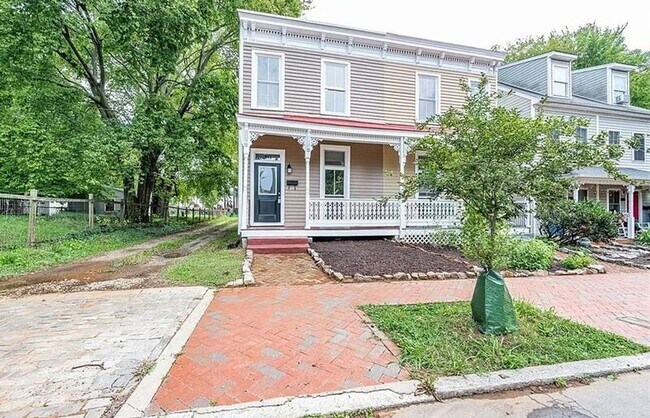 Foto del edificio - 513 S Laurel St