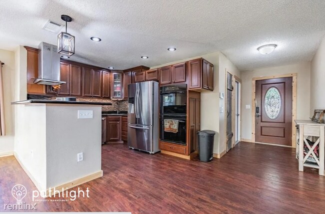 Foto del edificio - 3 br, 2 bath House - 14511 Farm Hills Plac...
