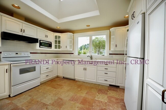Building Photo - COMING SOON! One Level Tam Valley Home wit...