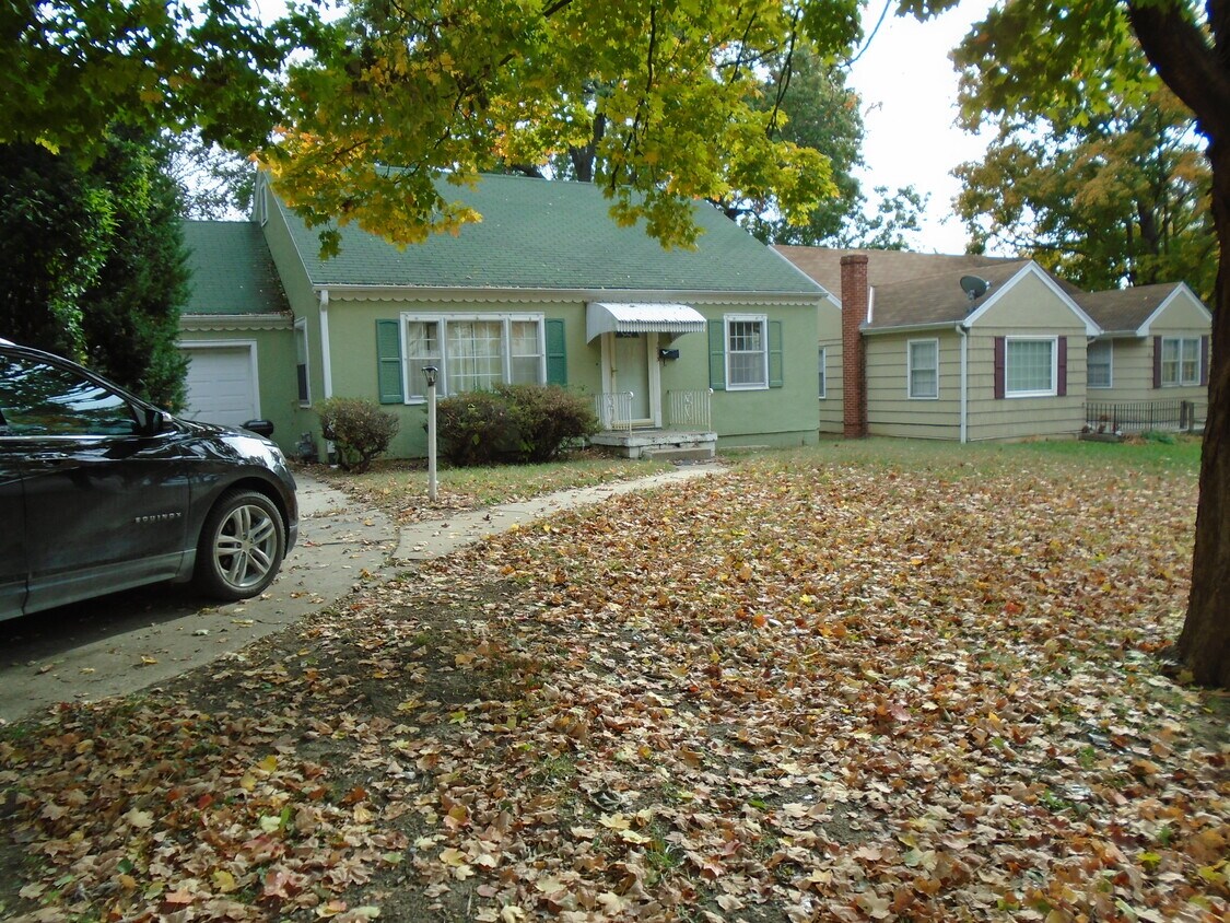 1913 S 33rd St, Saint Joseph, MO 64507 House Rental in Saint Joseph