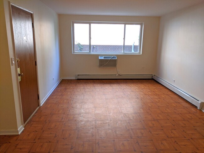 Building Photo - 922 Hinman Ave