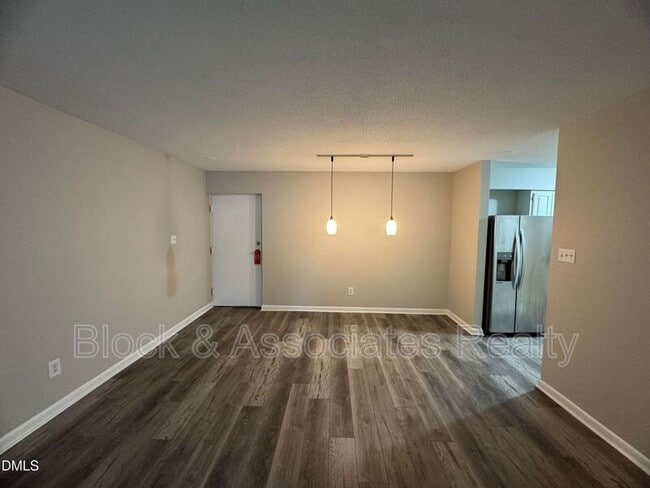 Building Photo - 533 Pine Ridge Pl