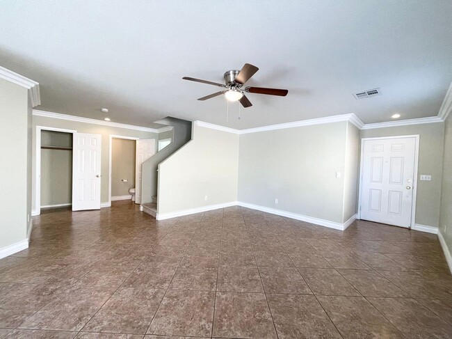 Building Photo - 11105 Vasari Ct