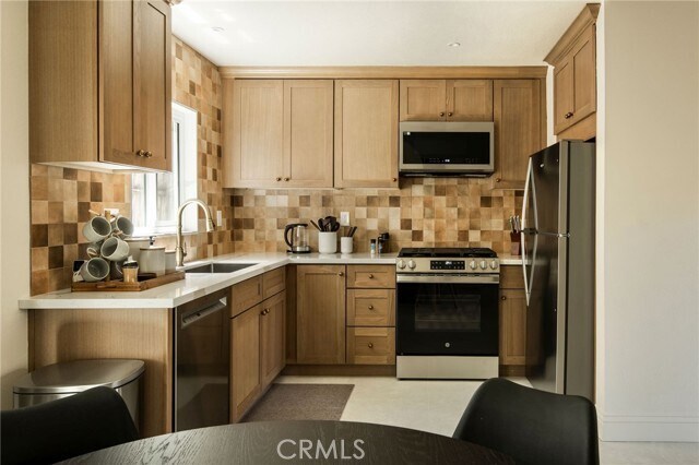 Foto del edificio - 13025 Roselle Ave