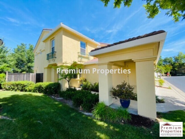 Building Photo - 7025 Briza Loop