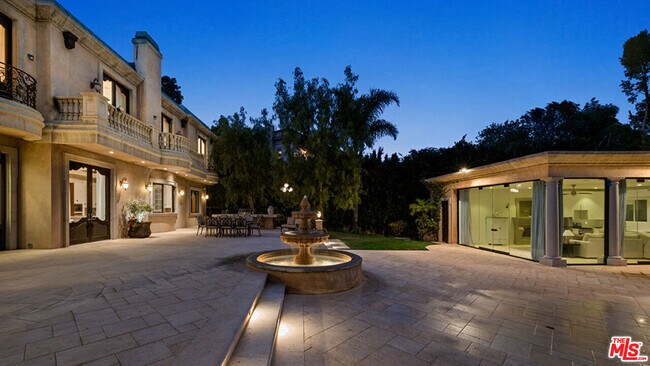 Foto del edificio - 1021 N Crescent Dr