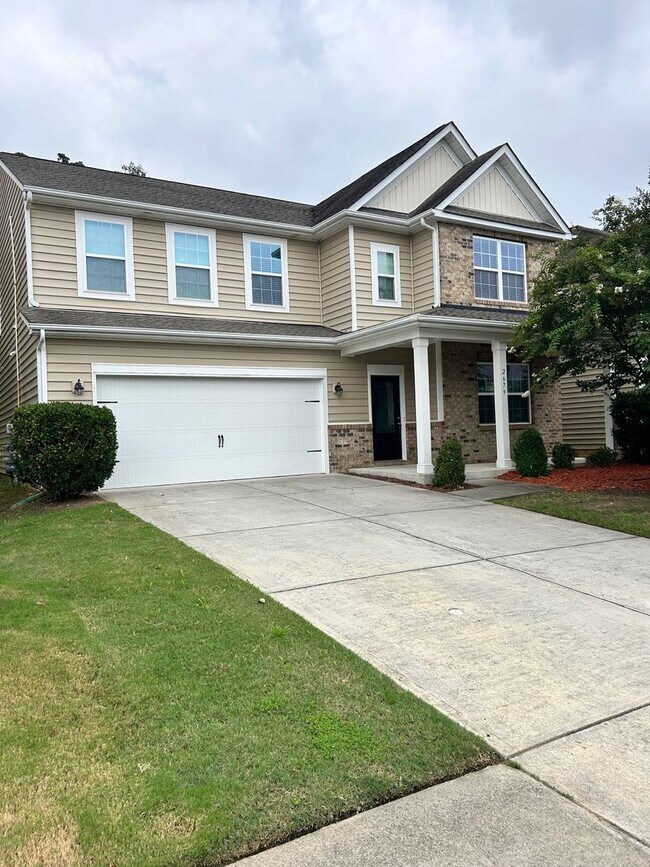 Foto del edificio - Welcome to this move-in ready, spacious ho...