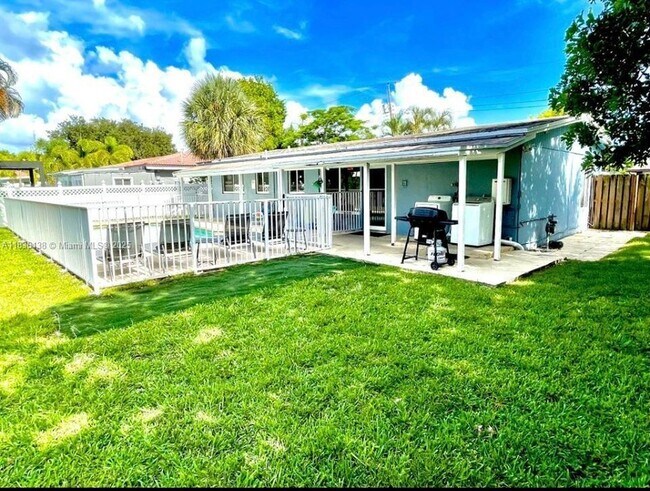 Foto del edificio - 2233 SE 13th St