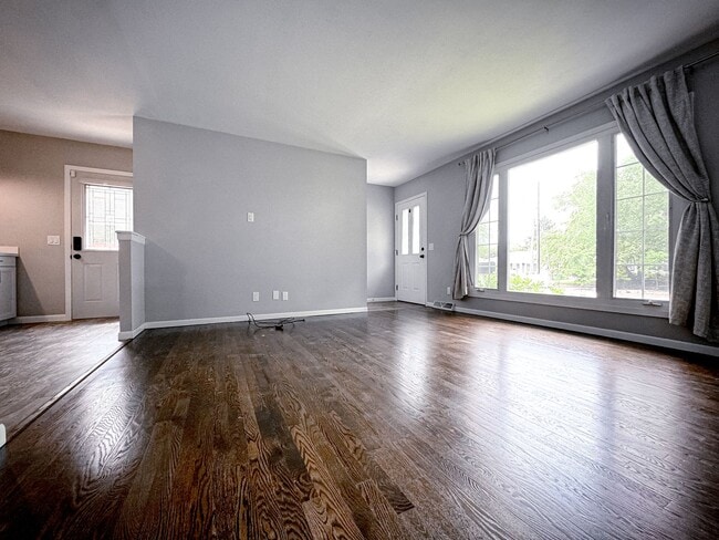 Building Photo - 202 S Walbridge Ave