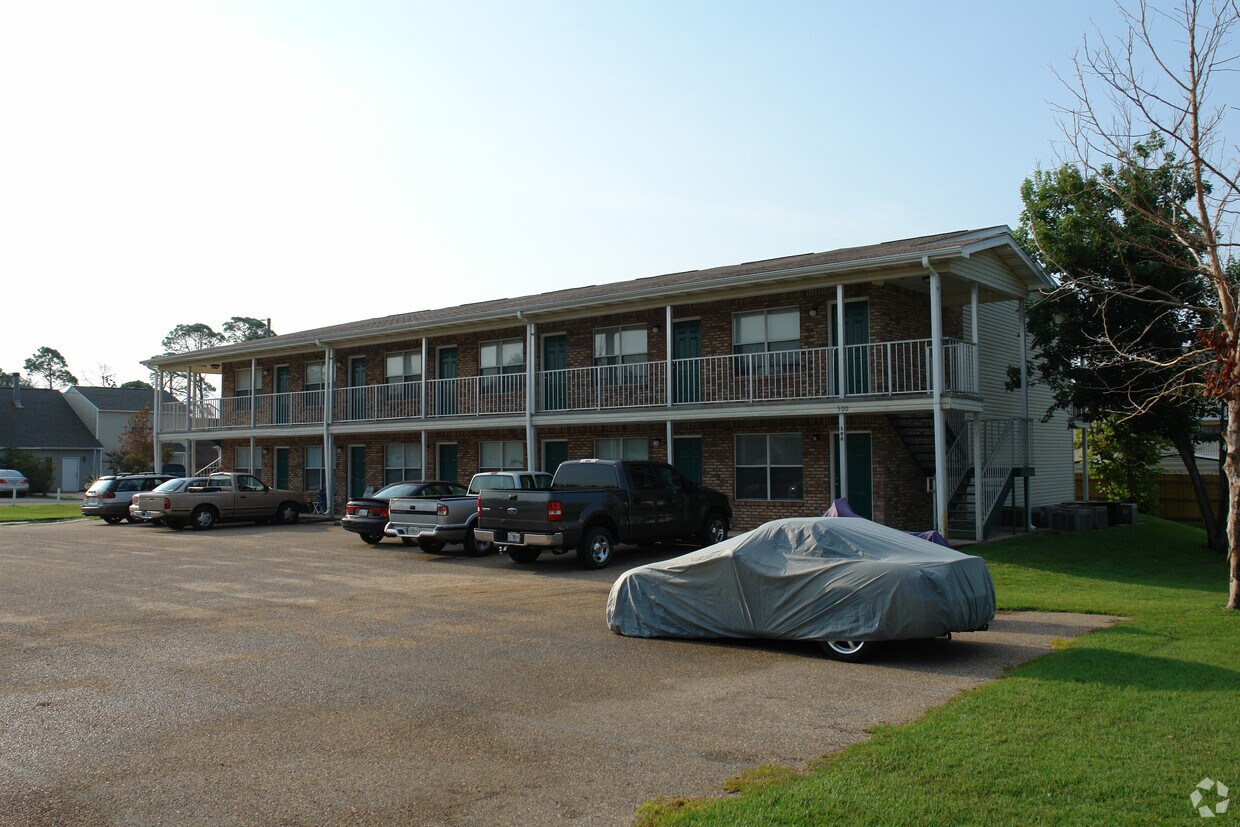 1715 W Highway 98, Mary Esther, FL 32569 Apartments in Mary Esther