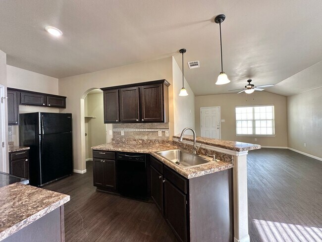 Foto del edificio - 1301 Vanguard Ln