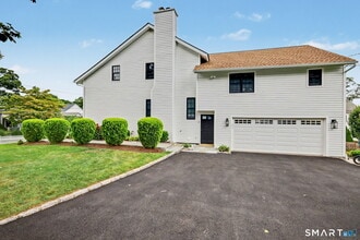 Building Photo - 15 Linden Pl