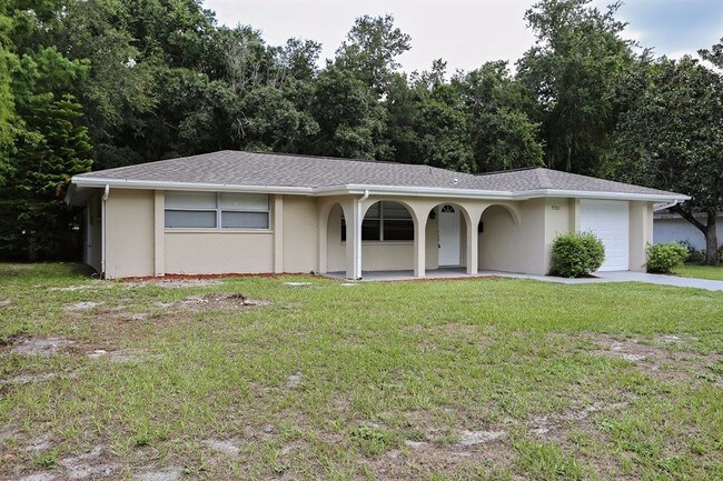 Foto del edificio - 7701 Cumber Dr