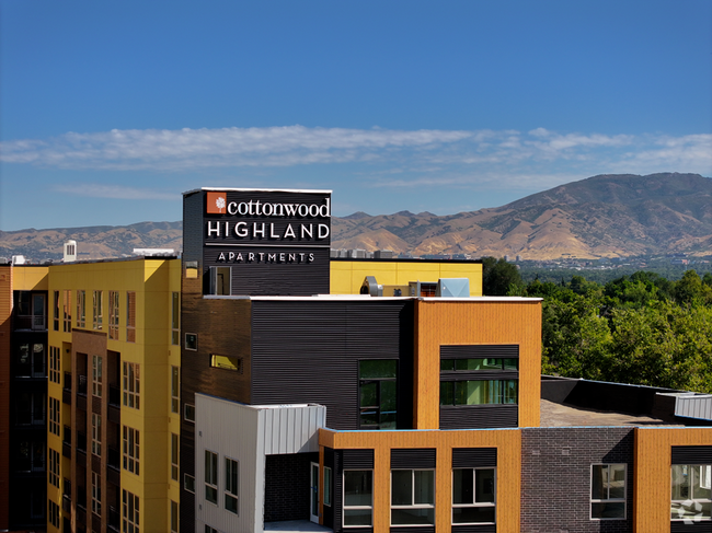 Building Photo - Cottonwood Highland