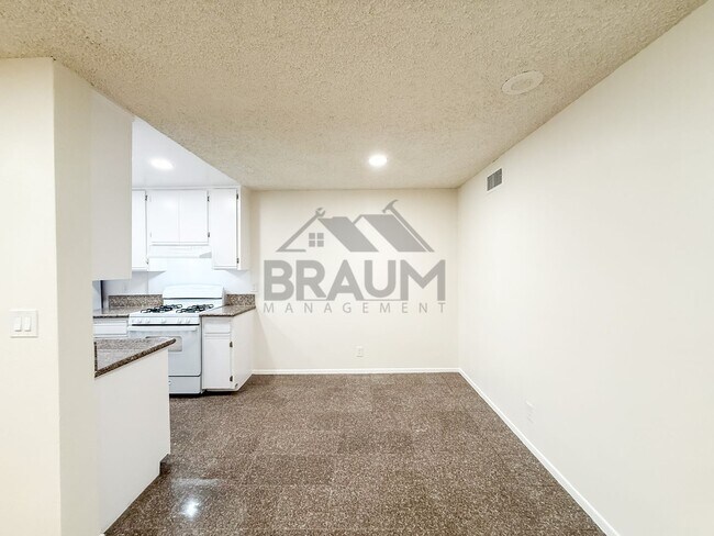 Foto del edificio - 221 W Elm Ave