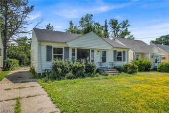 Building Photo - 18304 Garden Blvd