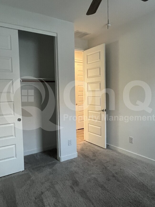 Foto del edificio - 8953 W Palo Verde Dr