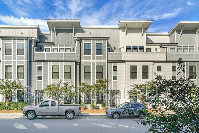 Building Photo - 4565 Mixson Ave