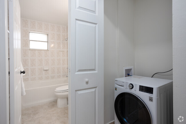 2BR, 1BA - 1072SF Laundry and Bath - Ascend 3650