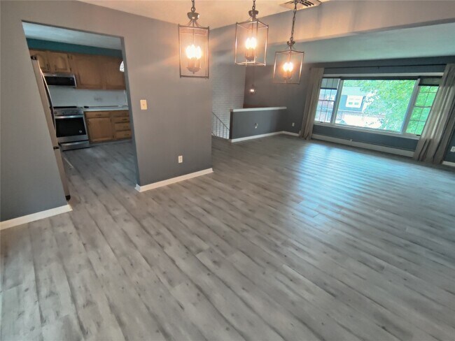 Foto del edificio - 4244 Emerson Pl