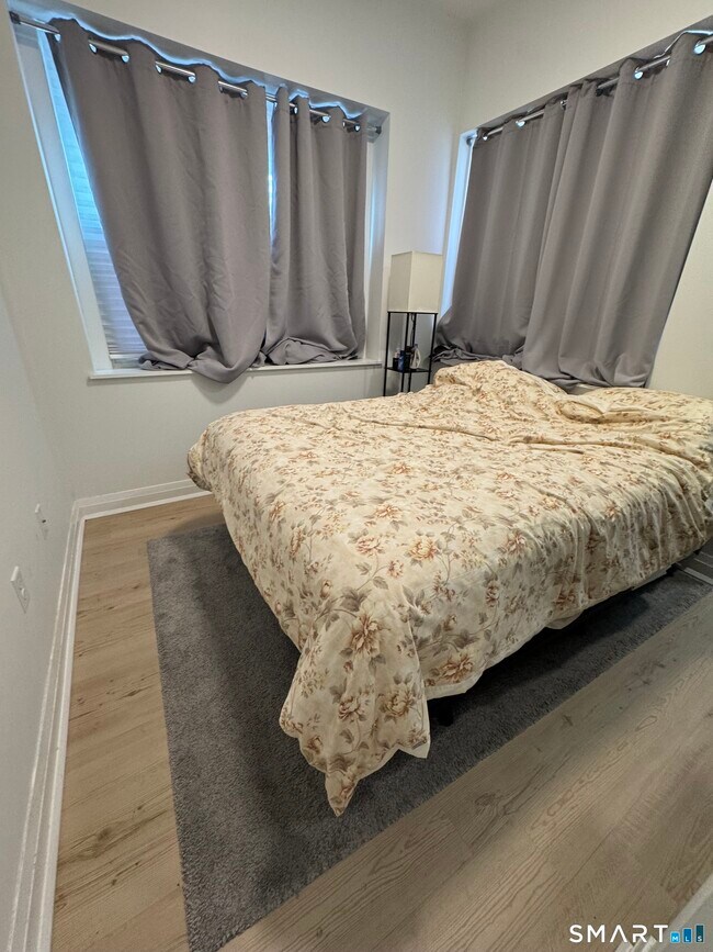 Foto del edificio - 19 Whitney Ave