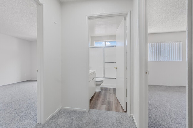 Building Photo - Berendo Apartments