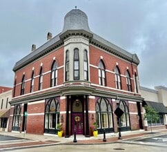 Building Photo - 304 W Main St