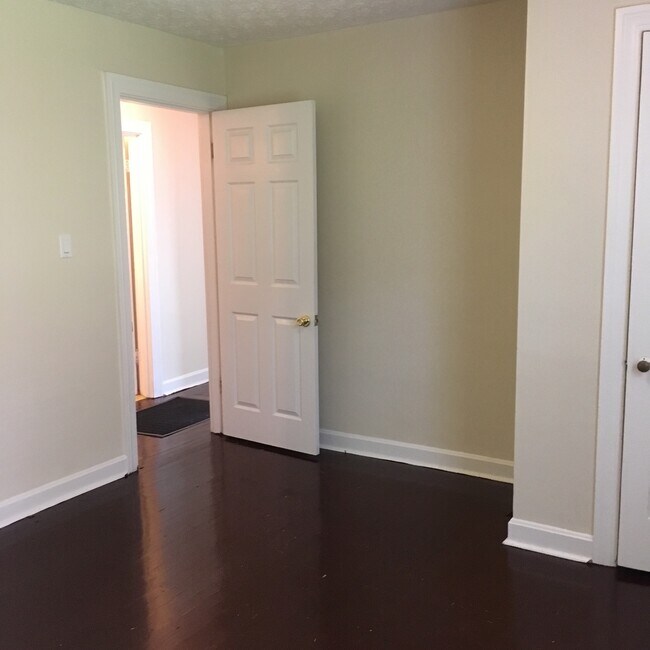 Foto del edificio - Spacious 3BR/2BA Home off of Taylor Blvd