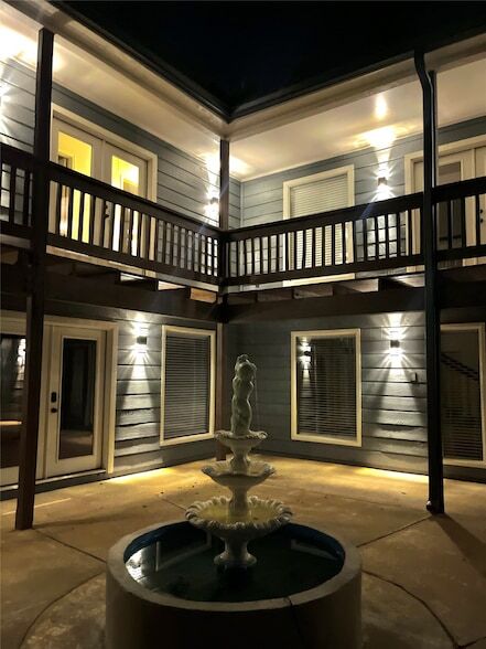 Foto del edificio - 2926 Meadowcreek Dr