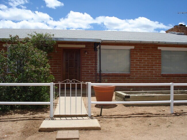 Foto del edificio - Peaceful Setting in J-Six