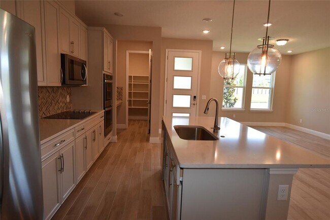 Foto del edificio - 7085 CARRICK BEND Ln