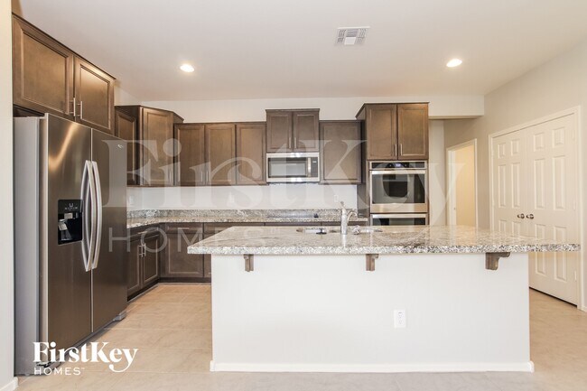 Foto del edificio - 18068 W Tina Ln