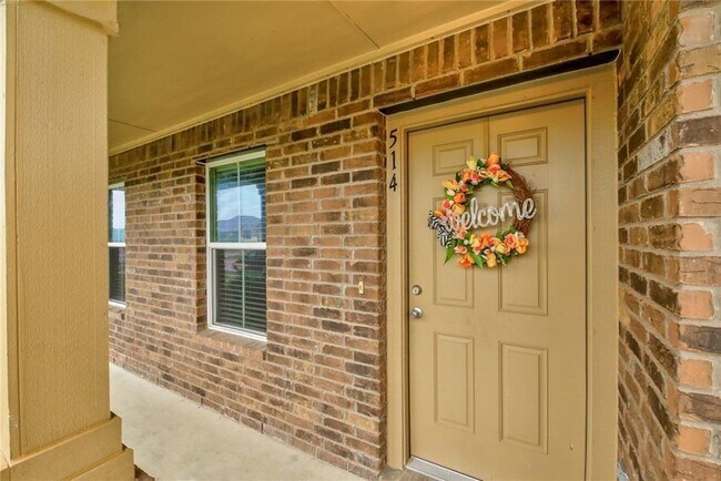 Building Photo - 514 Luna Vista Dr