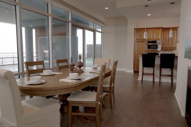 Photo - High-Rise Luxury in River Oaks Apartment